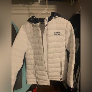 Worn once Men’s small (women’s medium) Tommy Hilfiger puffer jacket (packable)